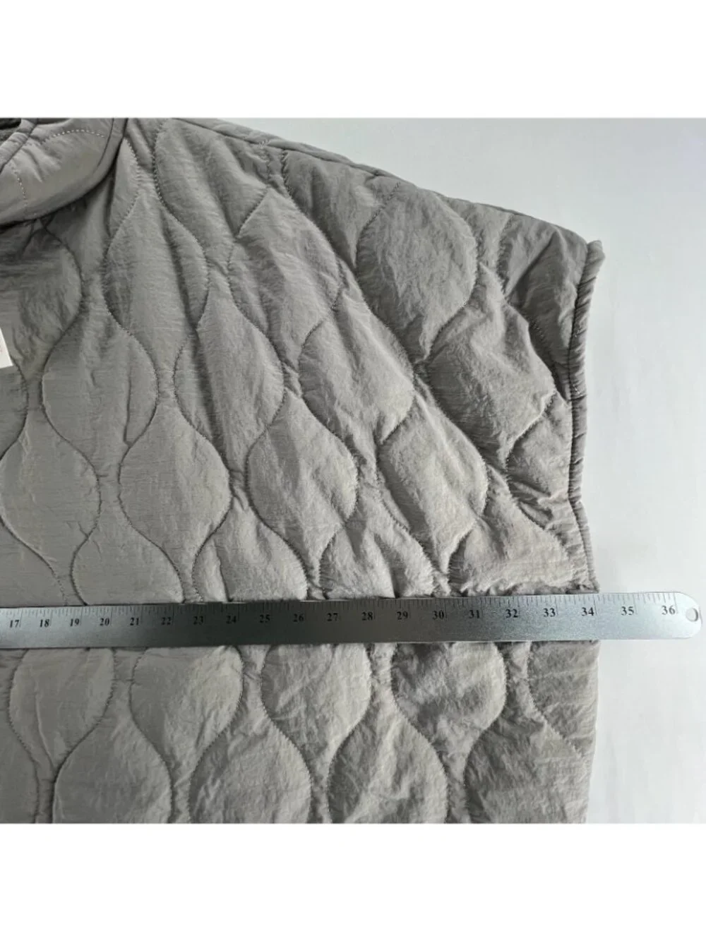 World Market Quilted Fleece Cowl Neck Poncho Womens One Size Oversized Boxy Gray - Picture 4 of 13
